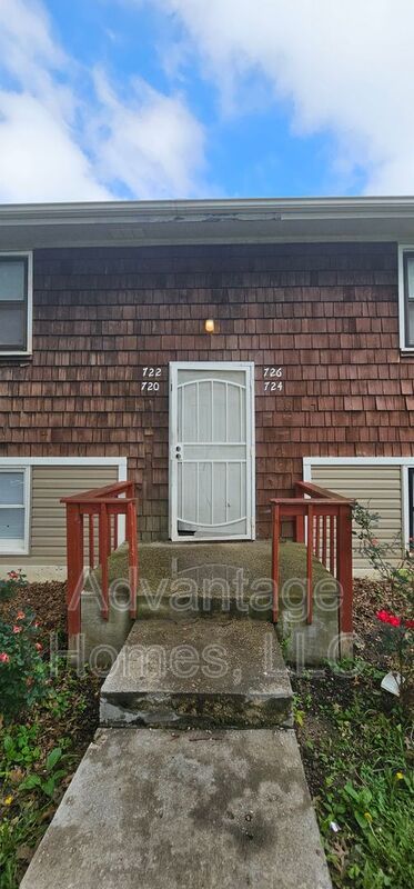 Updated 2 bedroom apartment! property image