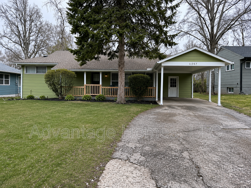 Recently Renovated!  I HUGE inside so take a look property image
