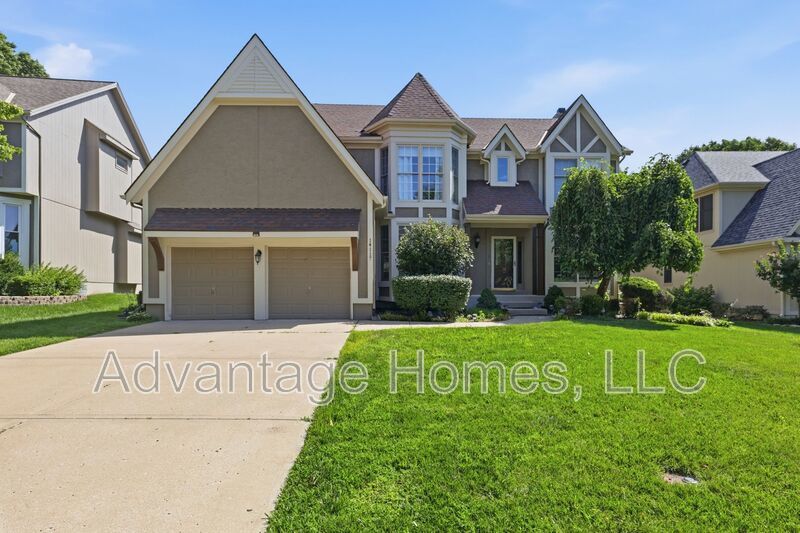 Luxury, Location & Lifestyle—All in One! Executive Home w/ Community Pool property image