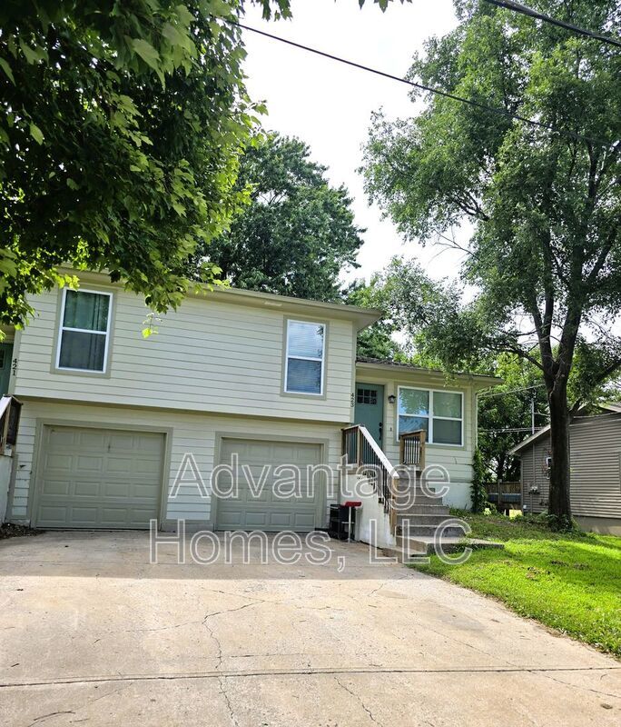 Beautifully Updated 2-Bedroom Duplex | Pet-Friendly | Attached Garage property image