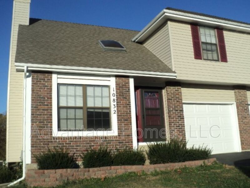Just the new place you have been looking for... 3 beds, 2.5 bath, 1 car garage in Prime OP Pflumm/College location! property image
