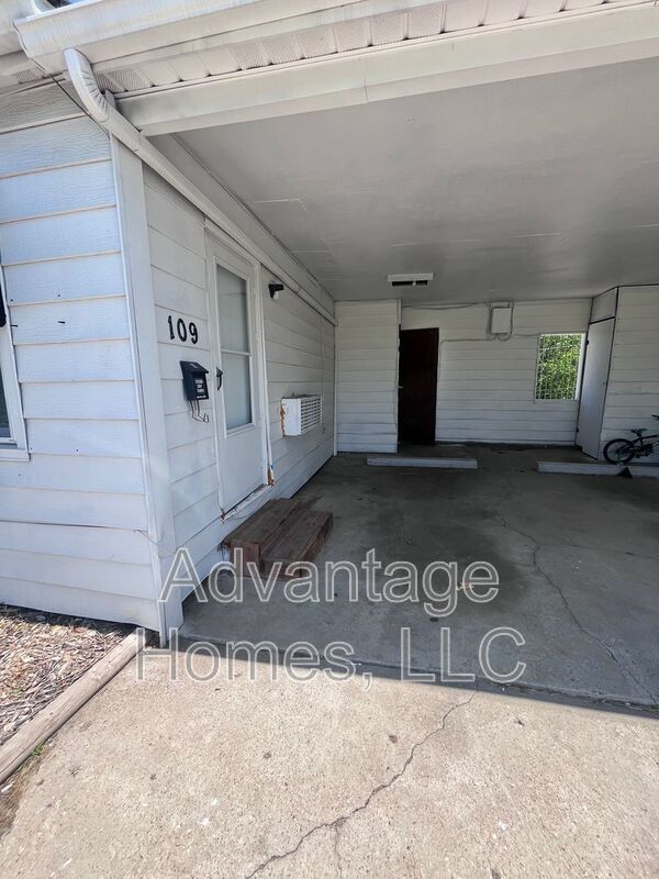 1015 N Scott Avenue #108 building 5 Back