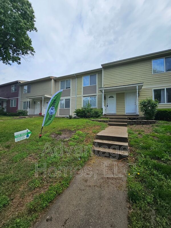 711 N 70th Ter