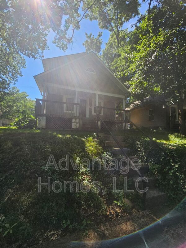 4544 Terrace property image