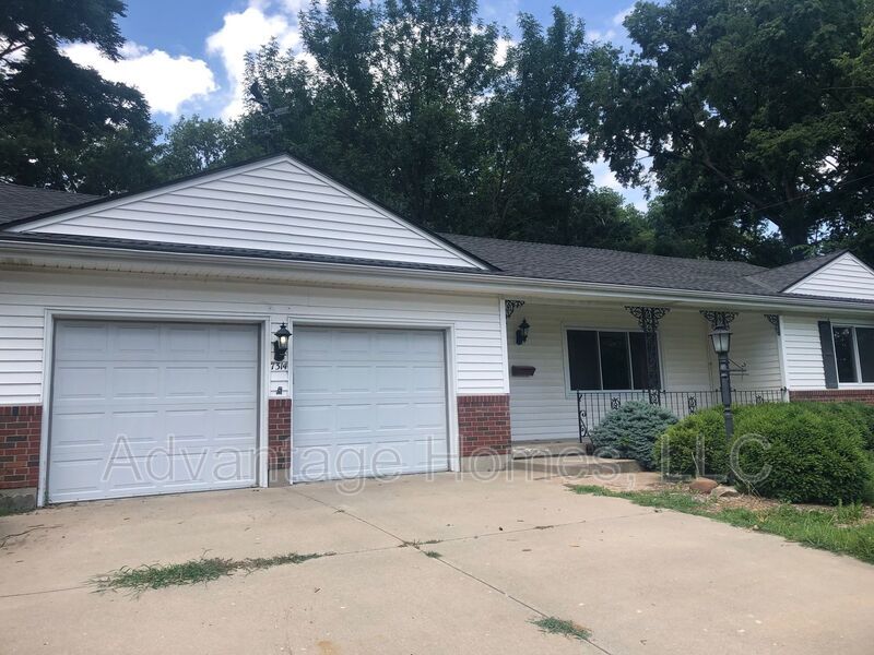 Charming True Ranch in the Heart of Shawnee! property image