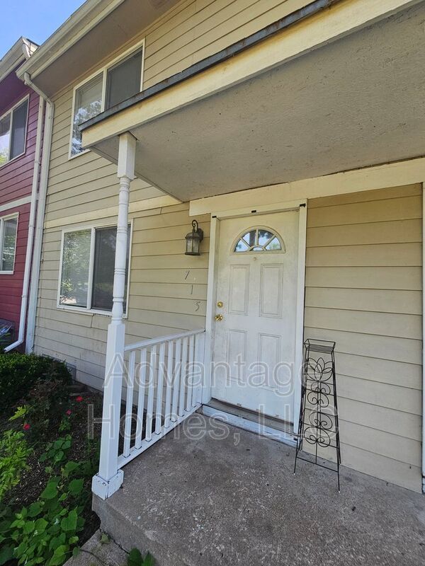 715 N 70th Ter property image