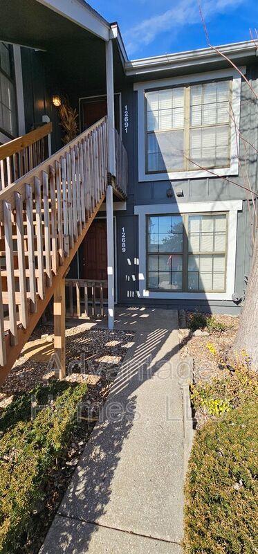 Ground Floor apartment RIGHT ACROSS FROM JCCC! property image