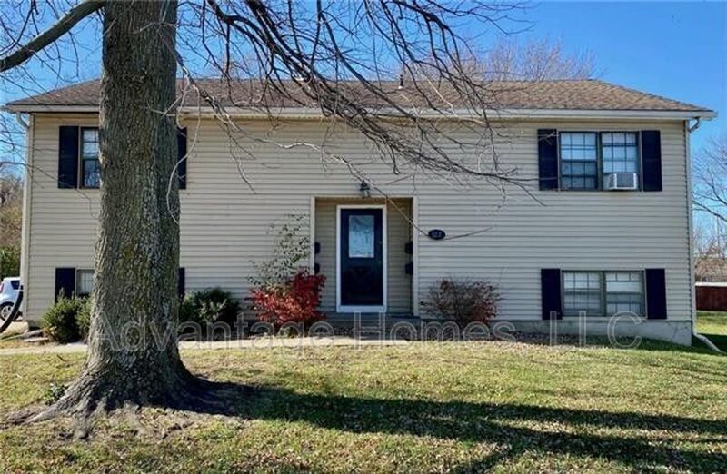 Wood look laminate floors property image