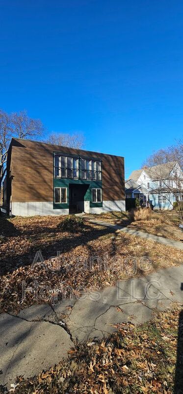 Urban Westport Living; 2 bedroom loft like feeling property image