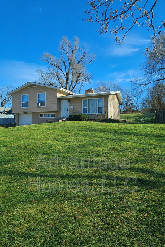 Refreshed crisp and clean! Welcome home property image