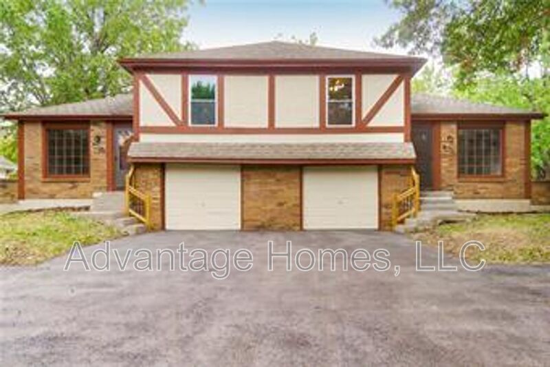 Newly rehabbed duplex in highly desirable Havencroft Subdivision property image