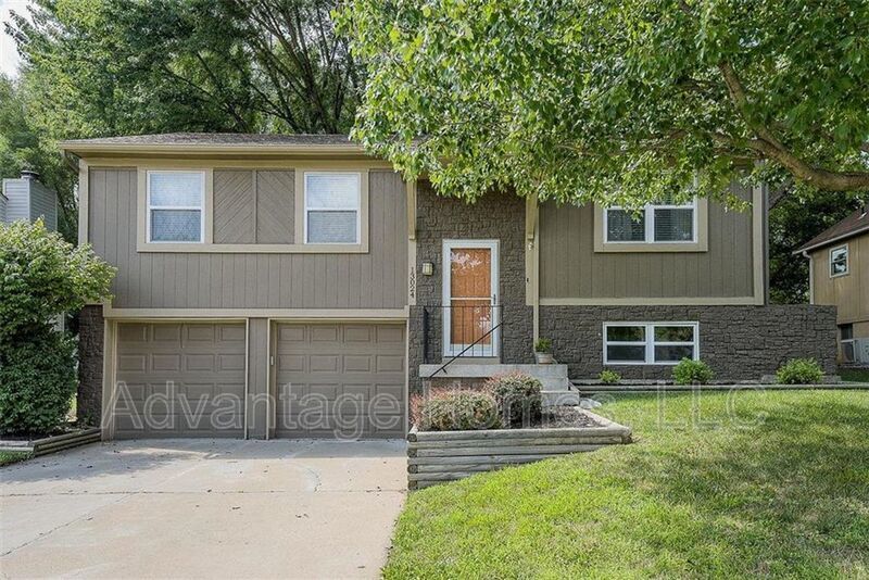 So darn cute, SFH, great Olathe location property image