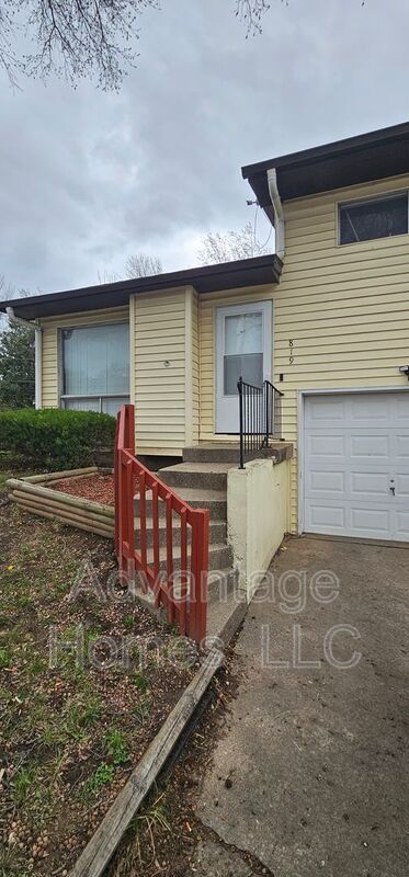 ✨ Newly Renovated Split-Level Gem – Ready to Call Home! ✨ property image