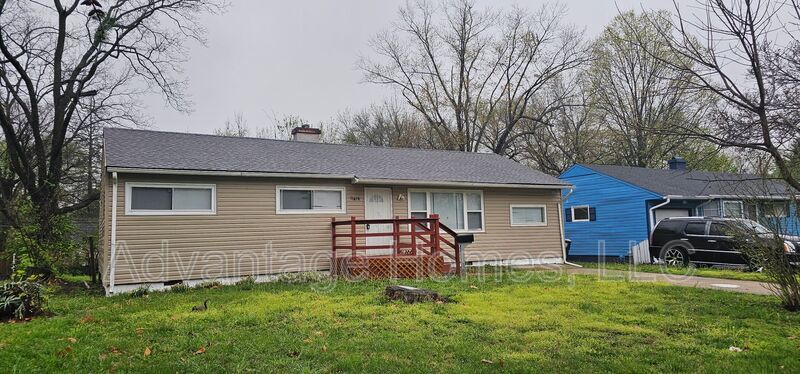 4 bedroom 2 bath, must see inside! property image